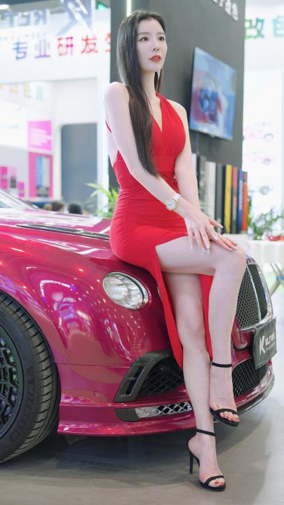 2024深圳改裝車展 Auto Salon 레이싱모델 Racing Model #Beautiful Chinese Girl #車模抖音網紅隨拍 04-神兽街拍