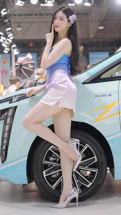 4K 2024東莞春季車展 레이싱모델 Racing Model 車模抖音網紅隨拍車模 Fancam LOOKBOOK 02-神兽街拍